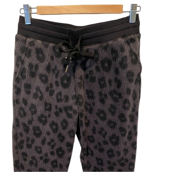 Old Navy Mid-Rise Vintage Sherpa Sweatpants NWT Size XS - Picture 5 of 8